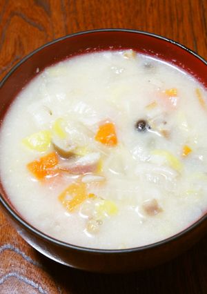 野菜たっぷり、塩ベーコン入り粕汁-レシピのメイン写真