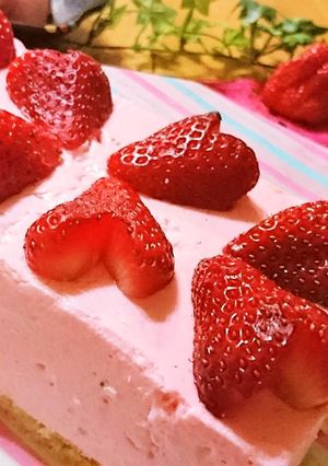 バレンタイン❤【イチゴレアチーズケーキ】-レシピのメイン写真