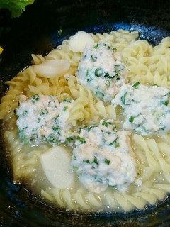 ラーメンスープ♥鶏つみれマカロニスープ-レシピのメイン写真