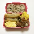 100、鍋の具材で春巻きと唐揚げ弁当♡