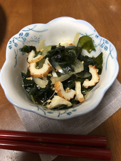 あと一品!すぐできる簡単ワカメの酢の物-レシピのメイン写真