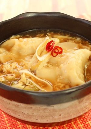 生姜でポカポカ!がっつり餃子スープ-レシピのメイン写真
