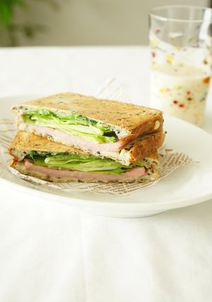 胡麻食パンのハムレタスサンド-レシピのメイン写真