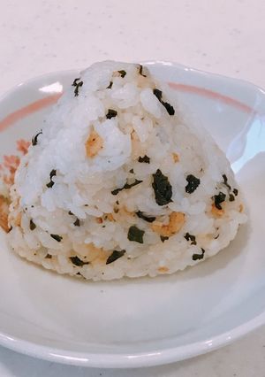 悪魔のおにぎり風、混込みわかめえび天むす-レシピのメイン写真