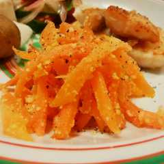 A picture of メイン料理の添え野菜に♪人参のチーズ炒め.