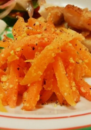 メイン料理の添え野菜に♪人参のチーズ炒め-レシピのメイン写真