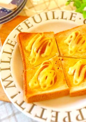 ピーナッツ味噌マヨのおつまみトースト-レシピのメイン写真