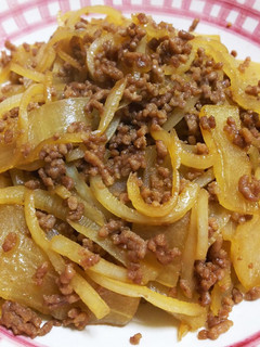 皮も一緒に!大根と挽肉の甘辛炒め-レシピのメイン写真