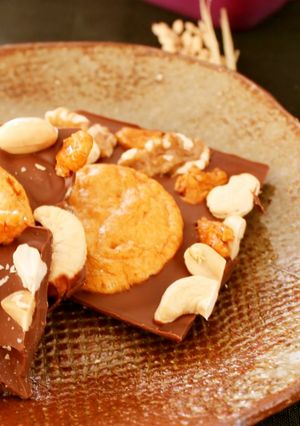和バレンタイン☆甘辛バリ旨チョコせんべい-レシピのメイン写真