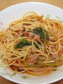 ほうれん草としめじのトマトソースパスタ-レシピのメイン写真