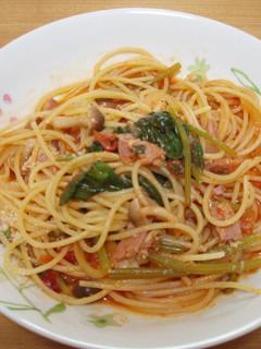 ほうれん草としめじのトマトソースパスタ-レシピのメイン写真