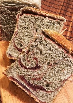 美しいマーブル模様*よもぎあん食パン*-レシピのメイン写真