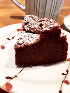 材料2つ!混ぜて焼くだけ✨ガトーショコラ-レシピのメイン写真
