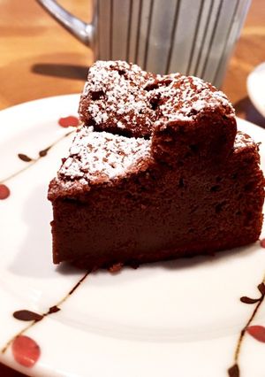 材料2つ!混ぜて焼くだけ✨ガトーショコラ-レシピのメイン写真