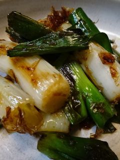 香り良し、ネギと鰹節の焦がし醤油炒め-レシピのメイン写真