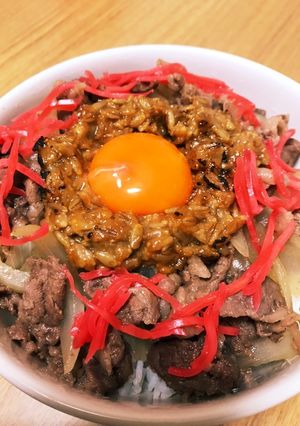 腸まで届く牛丼バリ味噌卵トッピング-レシピのメイン写真