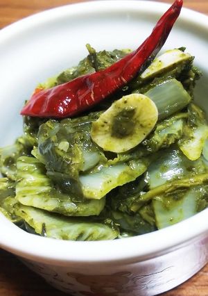 適当！白菜と緑茶葉のニンニク炒め-レシピのメイン写真