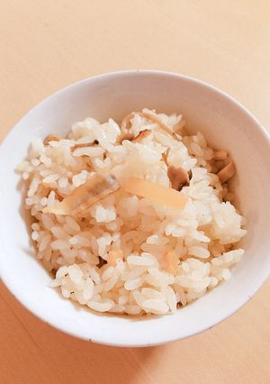 おつまみ貝ひもで炊き込みごはん-レシピのメイン写真