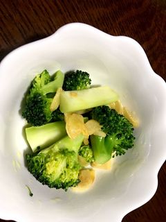 ブロッコリーのニンニクサラダ-レシピのメイン写真