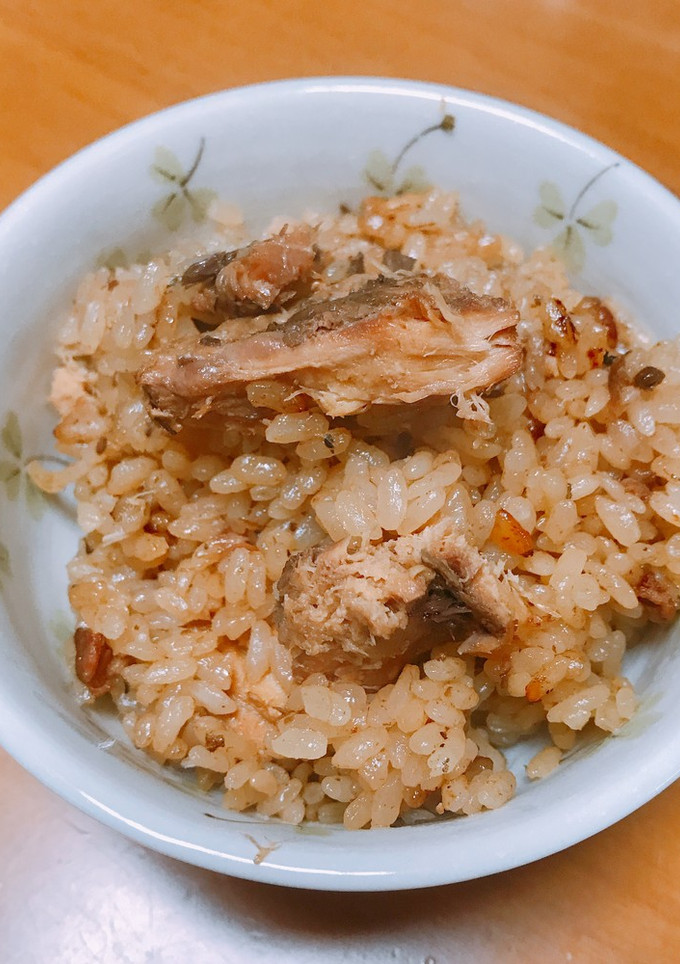 簡単美味しい♡醤油鯖缶炊き込みごはん♡-レシピのメイン写真