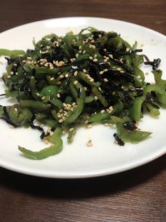 ☆材料2つ☆ ピーマンの塩昆布炒め-レシピのメイン写真