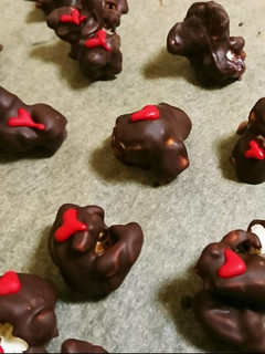 バレンタインに☆簡単ポップコーンチョコ-レシピのメイン写真