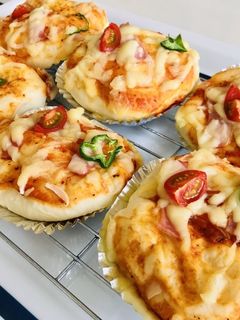 小さな食べきりピザ・ふわふわピザパン-レシピのメイン写真