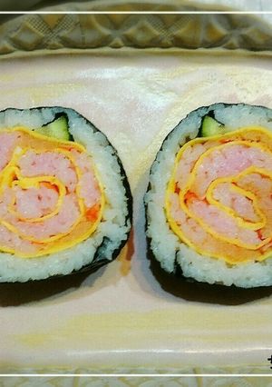 【飾り巻き寿司】バラ-レシピのメイン写真