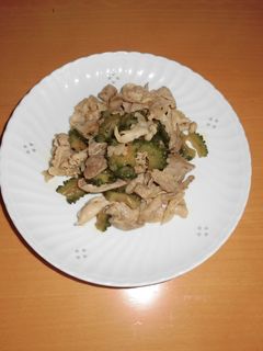 絶品!牛肉とゴーヤのオイスター炒め-レシピのメイン写真