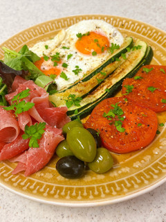 目玉焼きと焼き野菜等♪てんこ盛りプレート-レシピのメイン写真
