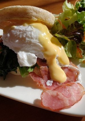 エッグベネディクト-レシピのメイン写真