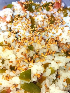 (生ワカメ使用)茎わかめと梅干の混ぜご飯-レシピのメイン写真