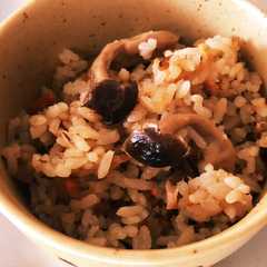鯖の水煮缶で炊き込みご飯-レシピのメイン写真