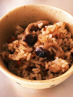 鯖の水煮缶で炊き込みご飯-レシピのメイン写真