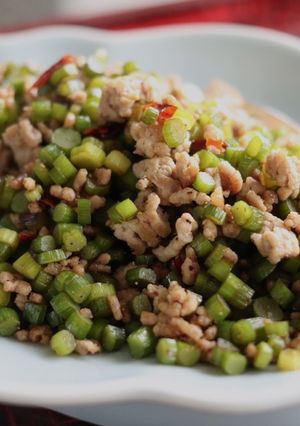 にんにくの芽と豚ひき肉のナンプラー炒め-レシピのメイン写真