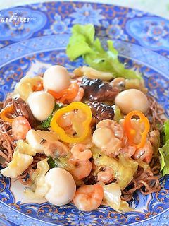 揚げた蕎麦に餡をかけて海鮮皿うどん風♪-レシピのメイン写真