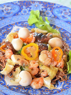揚げた蕎麦に餡をかけて海鮮皿うどん風♪-レシピのメイン写真