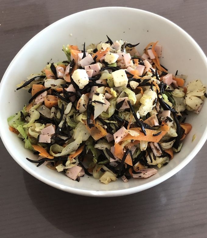 サラチキページ サラダチキンホットチリ」と「サラダチキンスティックチリ味」を新発売