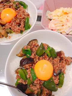 ピーマンとナスの肉味噌丼♡-レシピのメイン写真