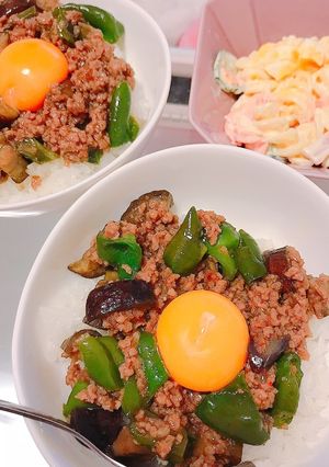 ピーマンとナスの肉味噌丼♡-レシピのメイン写真
