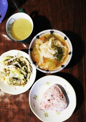 叩き梅おにぎりとワンタンスープ★☆-レシピのメイン写真