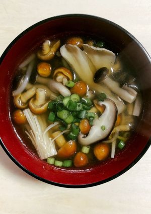 風邪対策にも！きのこたっぷり中華スープ-レシピのメイン写真