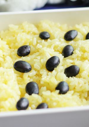 端午の節句に☆黒豆入り黄飯-レシピのメイン写真