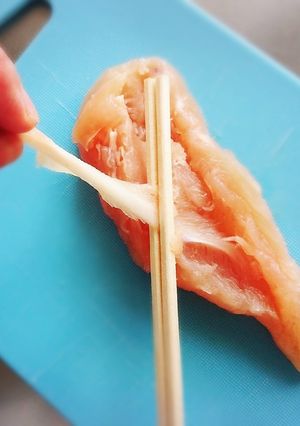 キレイに取れる！ササミの筋取り-レシピのメイン写真