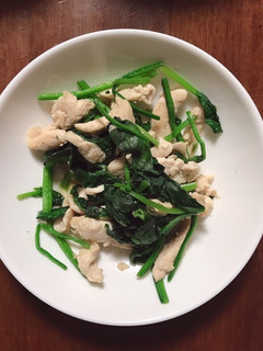 鶏肉とほうれん草の炒め物(*ˊᵕˋ*)-レシピのメイン写真