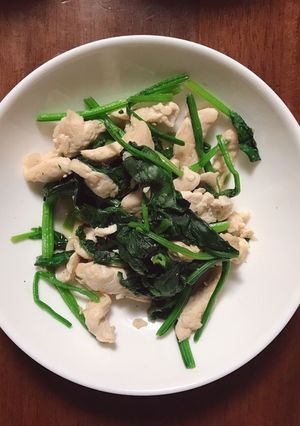 鶏肉とほうれん草の炒め物(*ˊᵕˋ*)-レシピのメイン写真