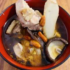 麻油雞（ゴマ油と鶏肉の煮込みスープ）-レシピのメイン写真