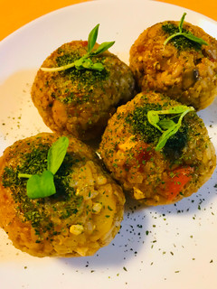のこったカレーで●一口カレーおむすび-レシピのメイン写真