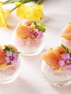 ひな祭り サーモンカップちらし寿司ケーキ-レシピのメイン写真