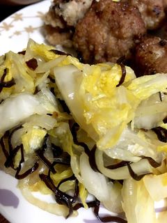 あともう一品☆白菜と玉ねぎの塩昆布和え-レシピのメイン写真